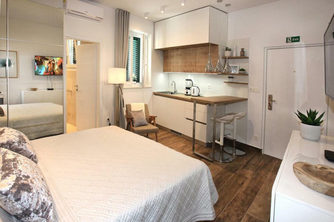 Apartments Tessera Split Extérieur photo